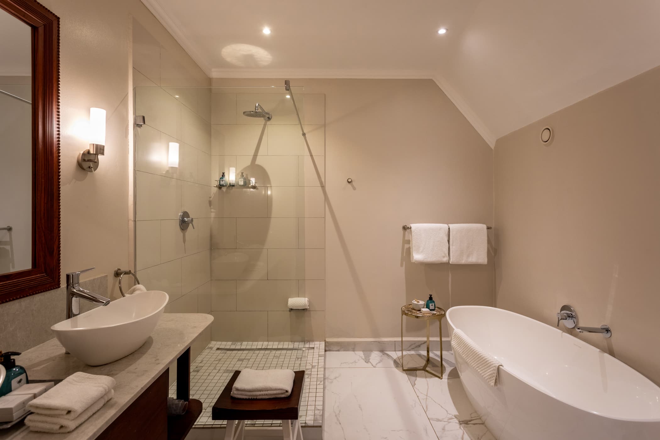 Classic Suites - Image 2