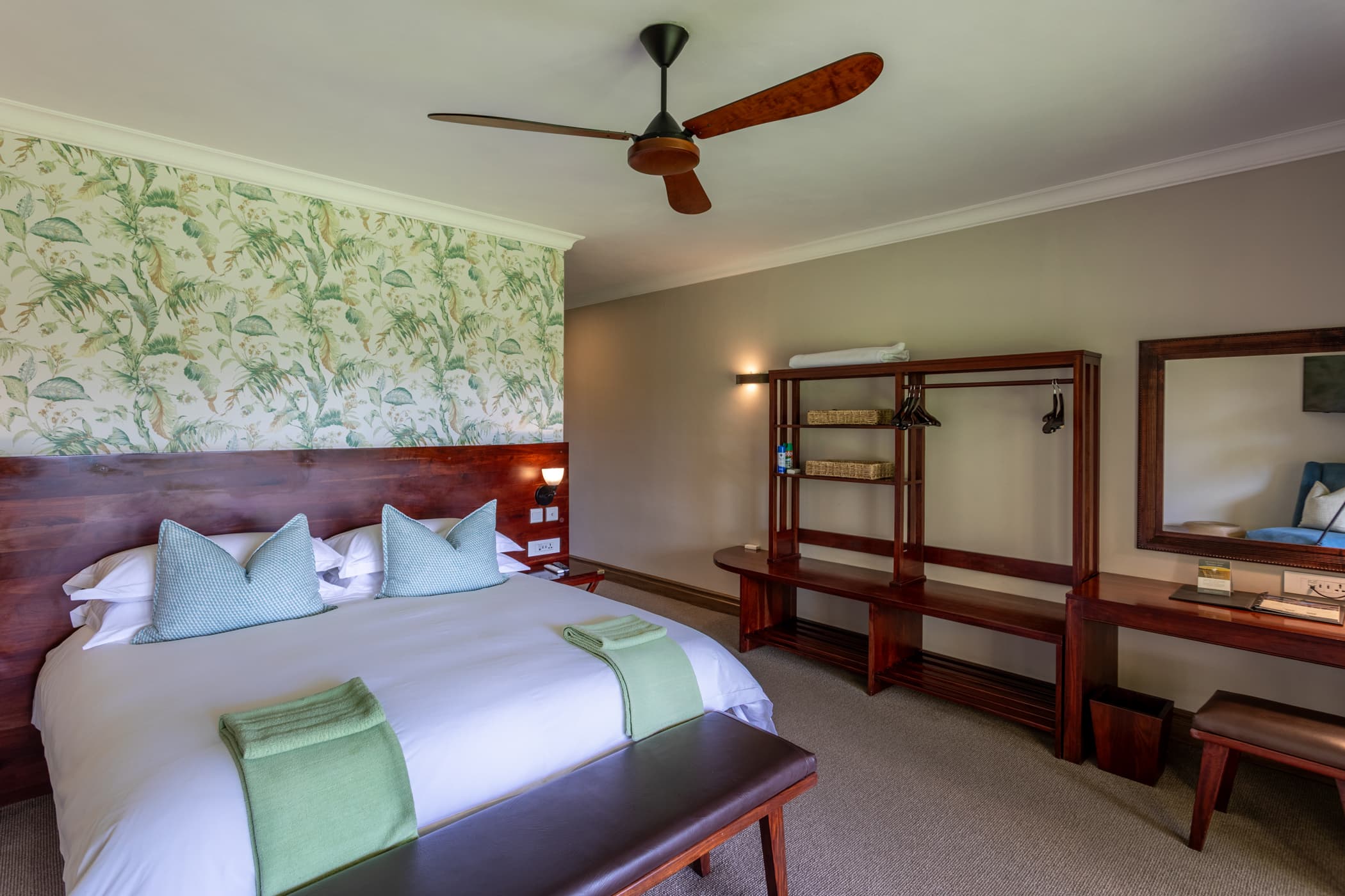 Deluxe Rooms - Image 2