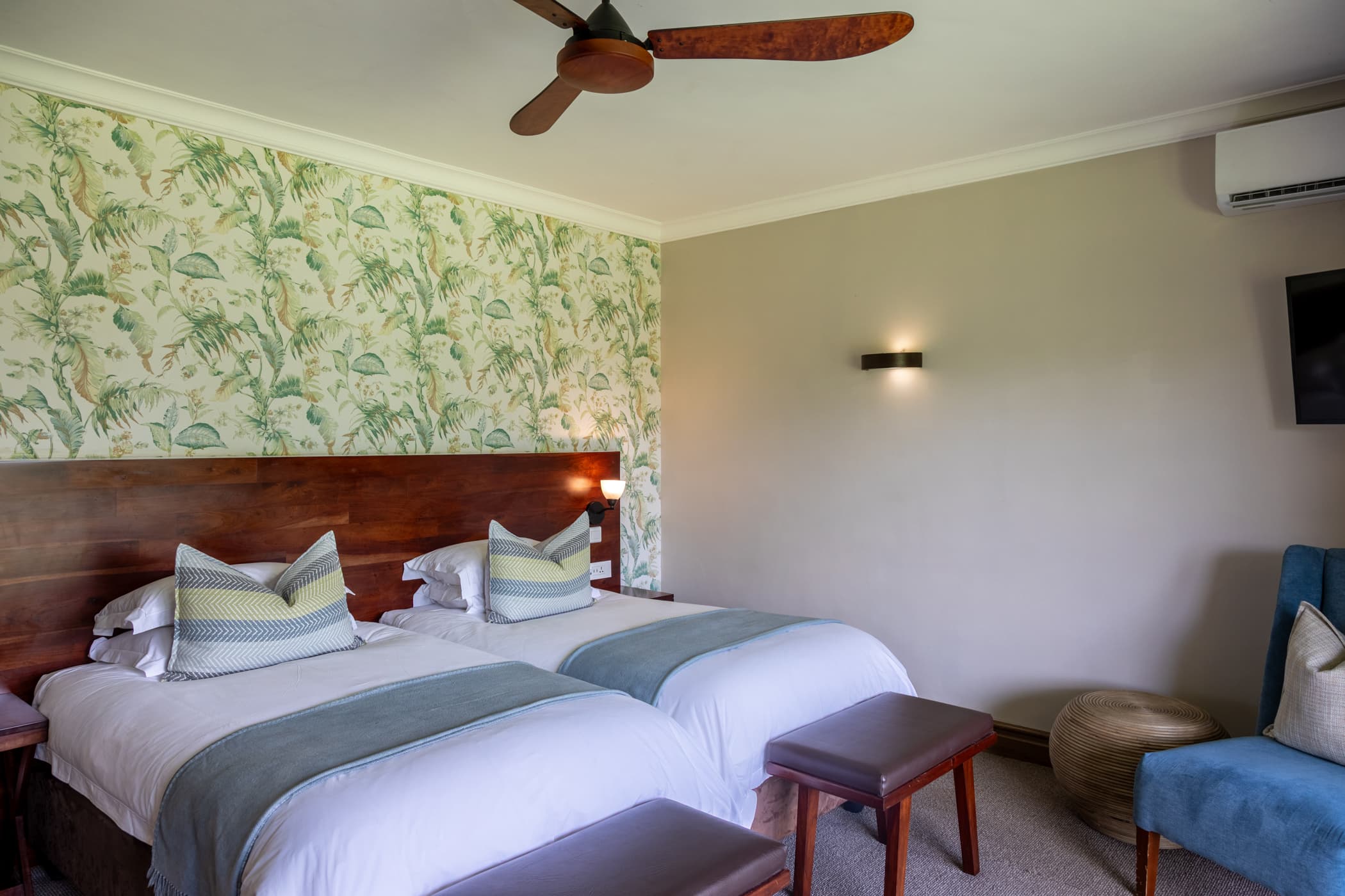 Deluxe Rooms - Image 4