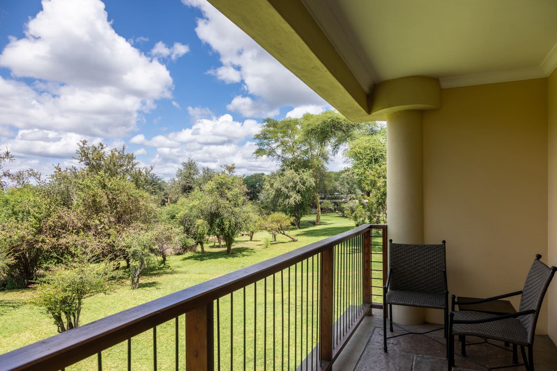 Deluxe Rooms - Image 5