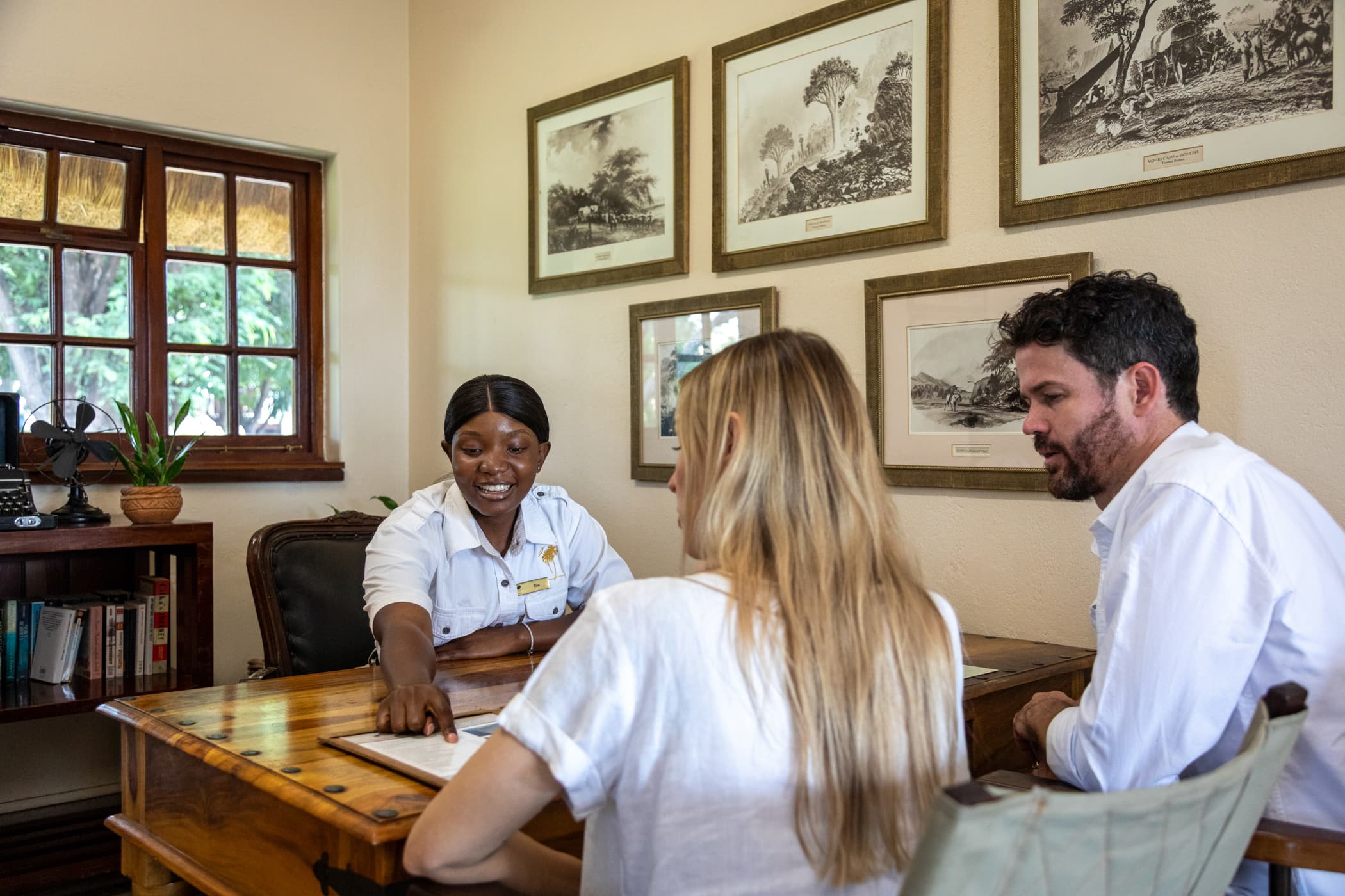 Ilala-Lodge-Facilities-Activity-Desk-02-1