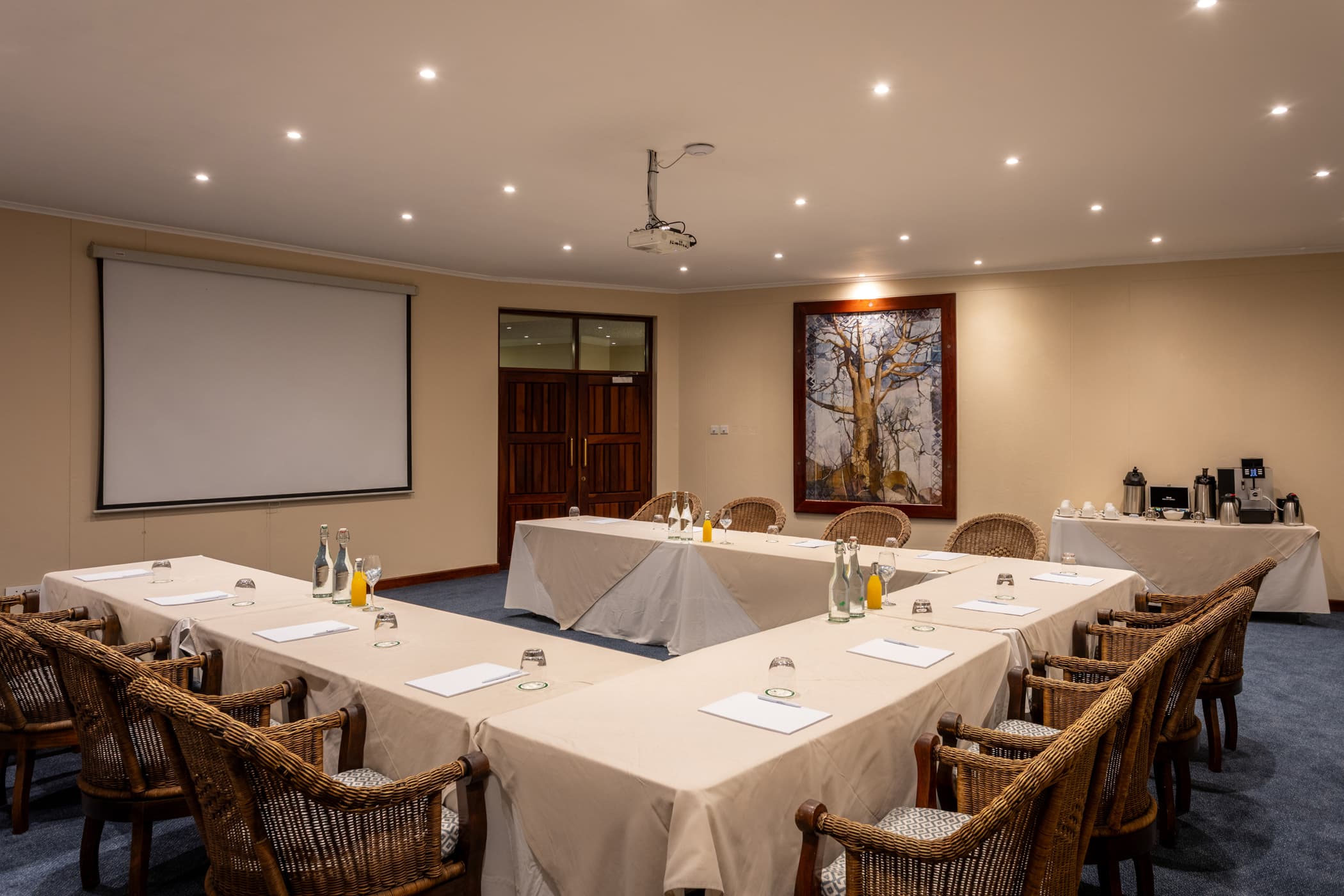 Ilala-Lodge-Facilities-Conference-Room-01-1