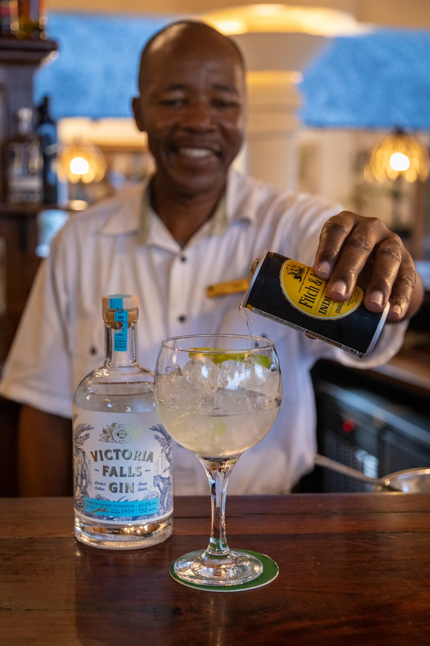 Ilala-Lodge-Facilities-Poolside-Bar-05-1